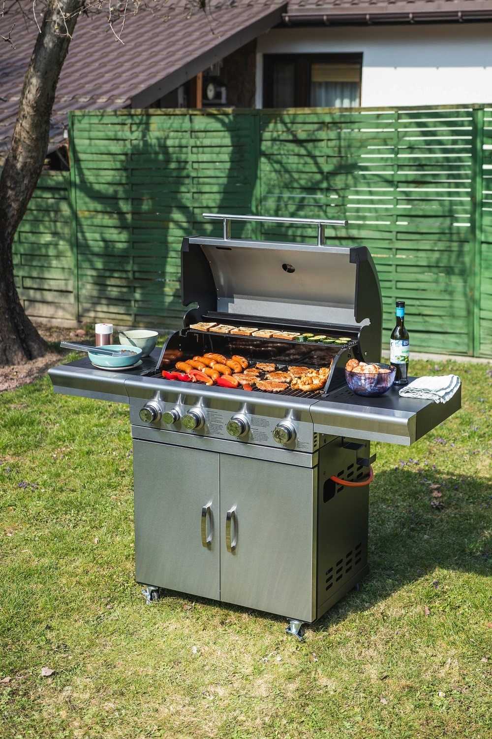 Grill gazowy ogrodowy żeliwny ruszt nierdzewny stal 4+1 17,5kW SilverFlame Wysokość grilla 119 cm