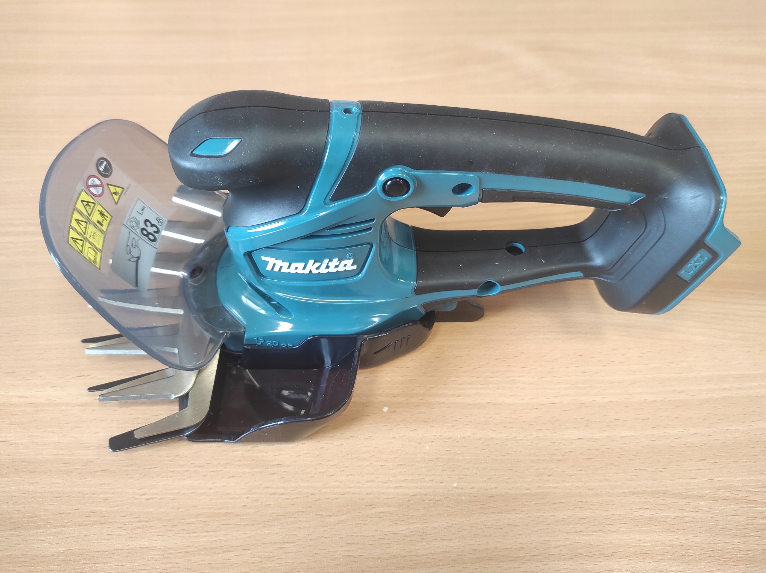 Nożyce AKU 18V do trawy/żywopłotu Makita DUM604ZX Marka Makita