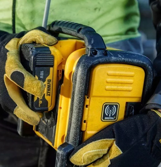 Kompaktowe radio DeWALT DCR019 FM AM AUX 18V / 230V Waga urządzenia 2.8 kg