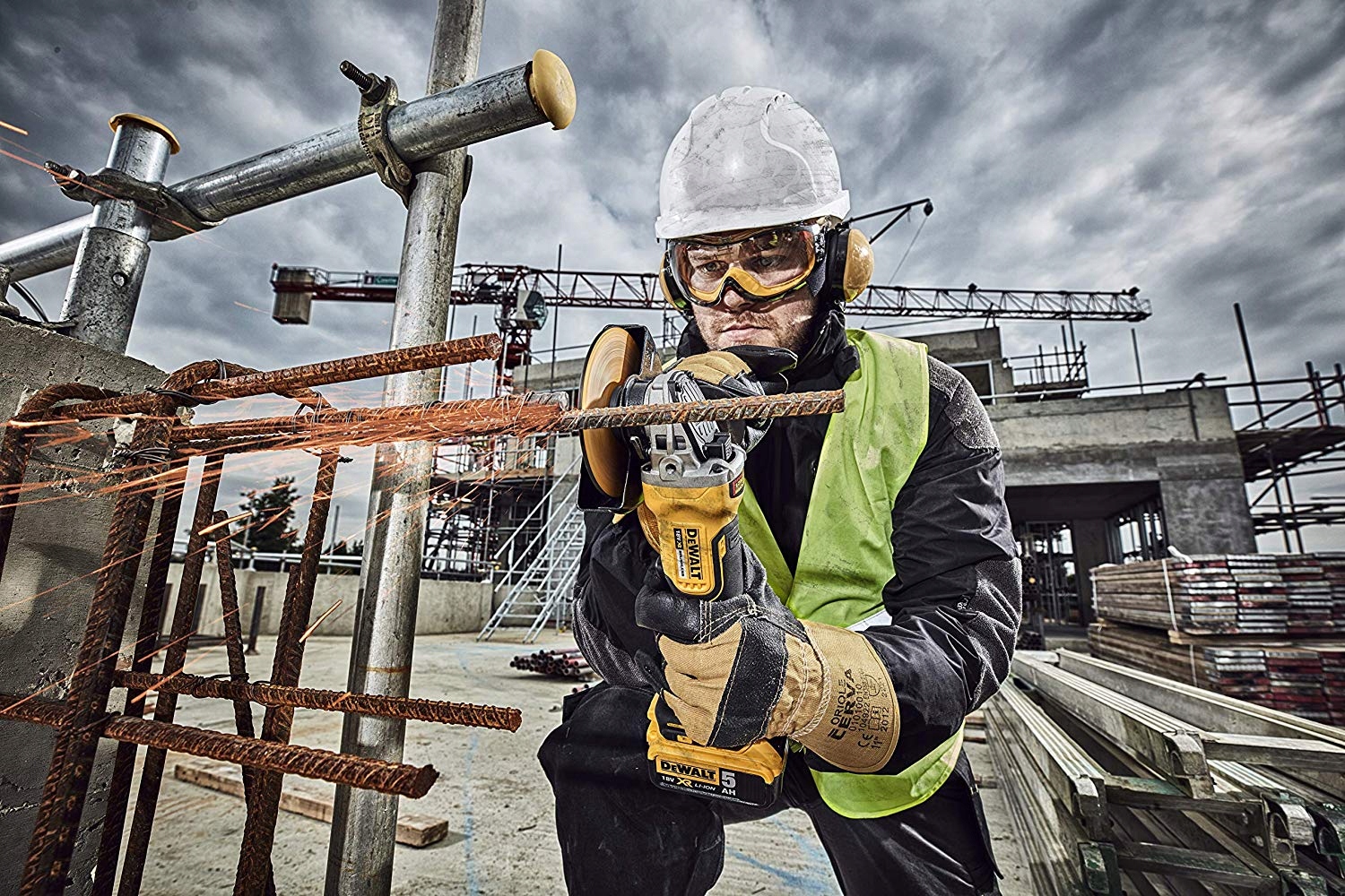Szlifierka kątowa DeWalt DCG406nt bezszczotkowa baterie 18v akumulatorowa Rodzaj zasilania akumulatorowe