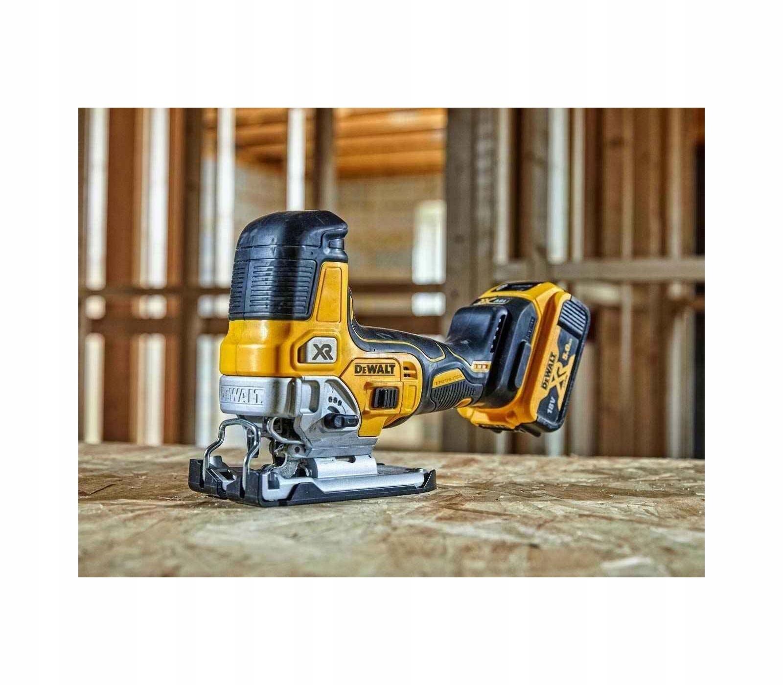 Wyrzynarka akumulatorowa Dewalt DCS335N 18V XR 135 mm BODY Zasilanie akumulatorowe