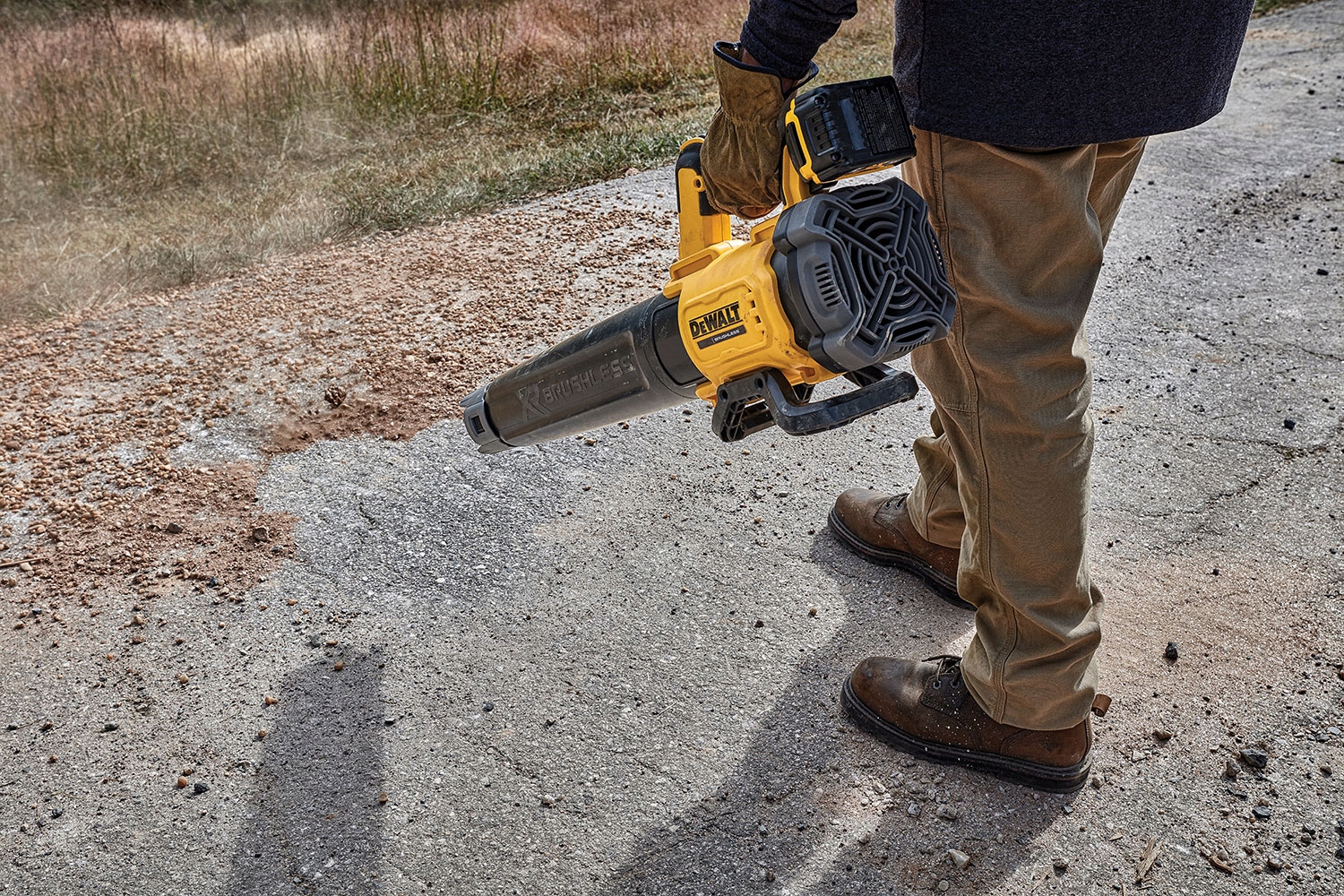 DEWALT Dmuchawa Akumulatorowa do Liści 18V 200km/h DCMBL562N Prędkość przepływu powietrza 200 km/h