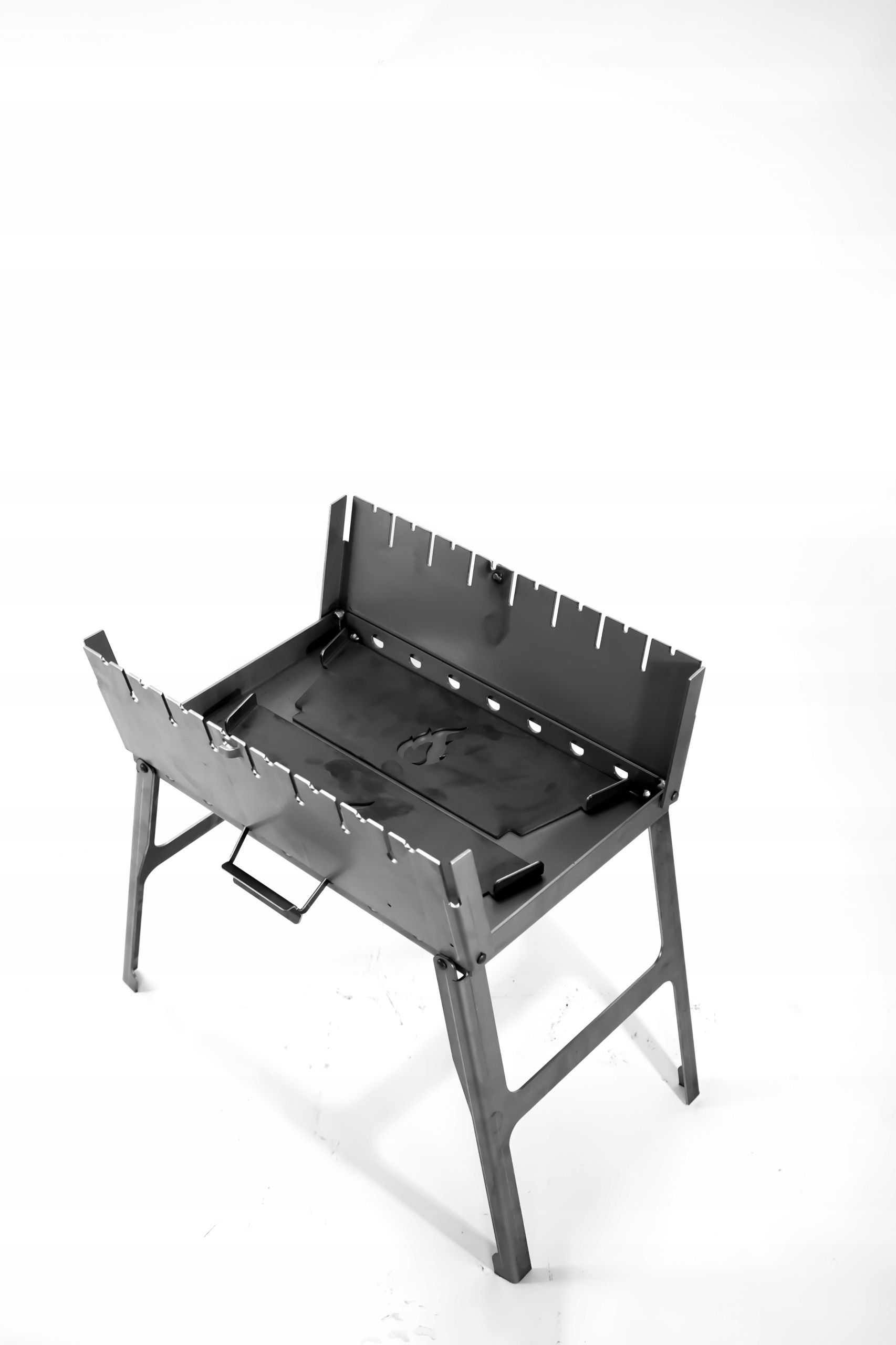 Mangal Grill Walizka Na 8 Szpikulec Składany Węglowy Metal 2mm Solidny Głębokość grilla 14 cm