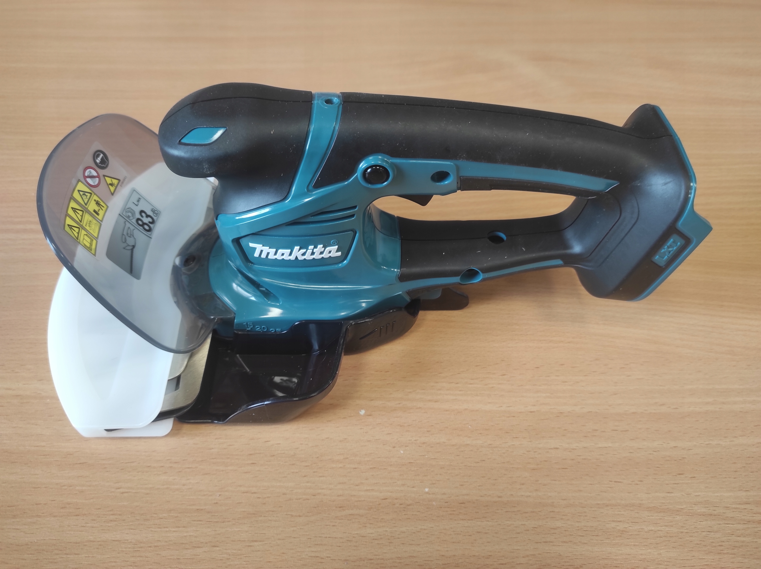 Nożyce AKU 18V do trawy/żywopłotu Makita DUM604ZX Kod producenta DUM604ZX