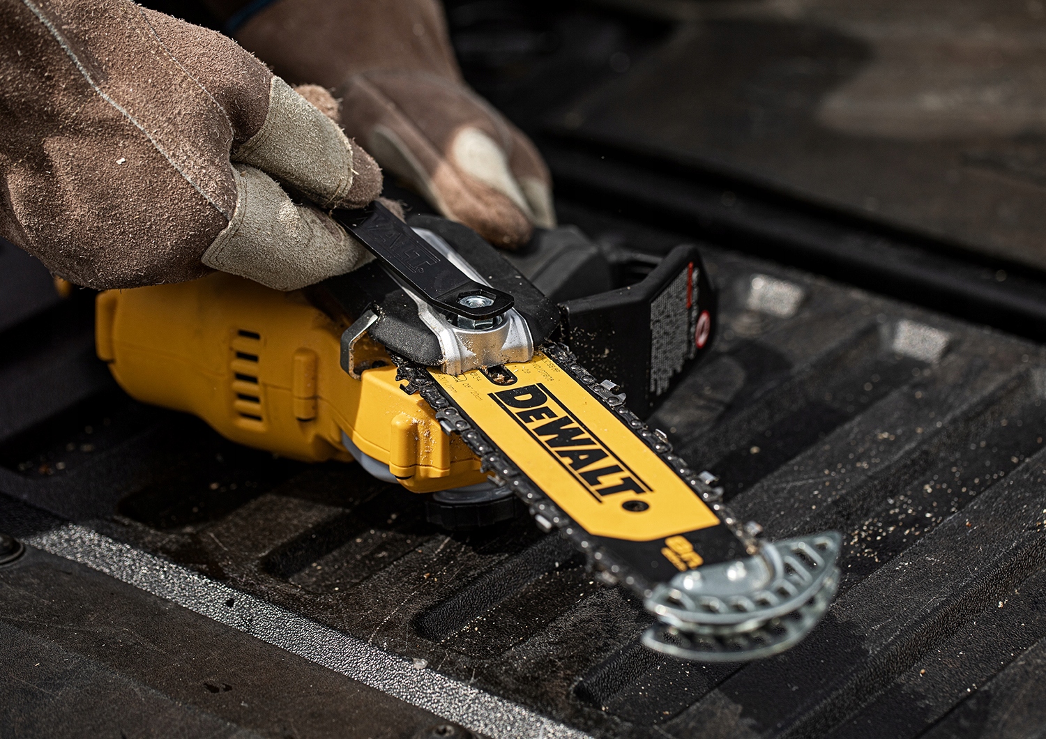 Piła łańcuchowa akumulatorowa gałęziowa 20cm 18V DeWALT DCMPS520N-QW Podziałka łańcucha ('') 3/8''