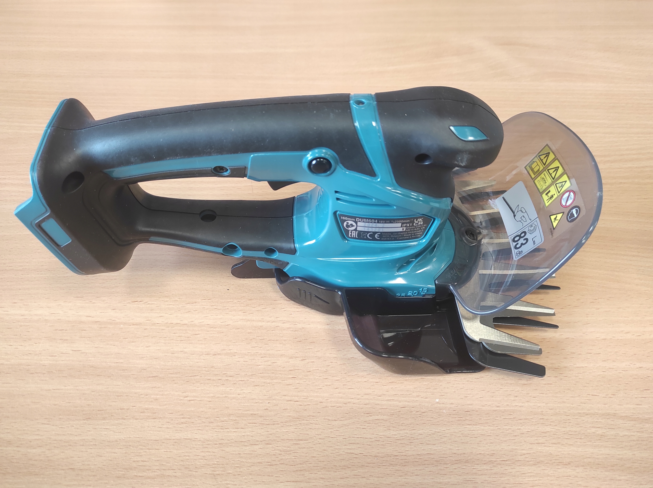 Nożyce AKU 18V do trawy/żywopłotu Makita DUM604ZX EAN (GTIN) 088381837637