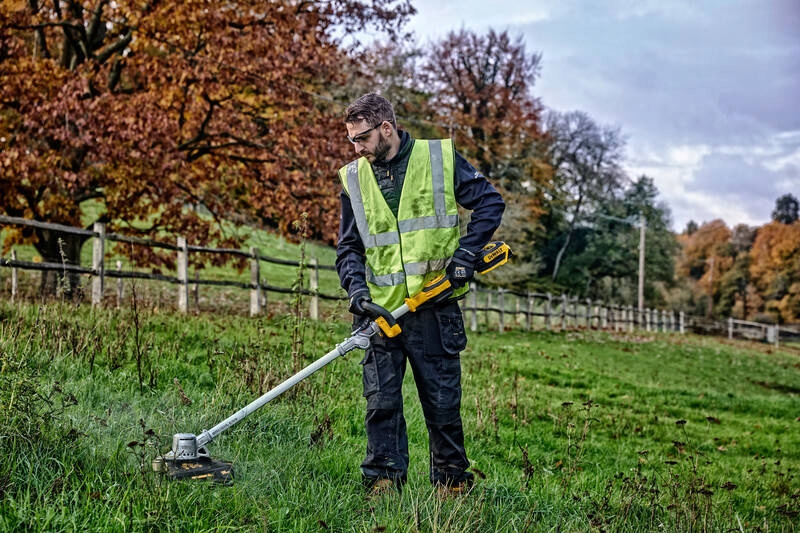 Podkaszarka żyłkowa do koszenia trawy DeWalt baterie 18V akumulatorowa KOSA Waga narzędzia 3.6 kg
