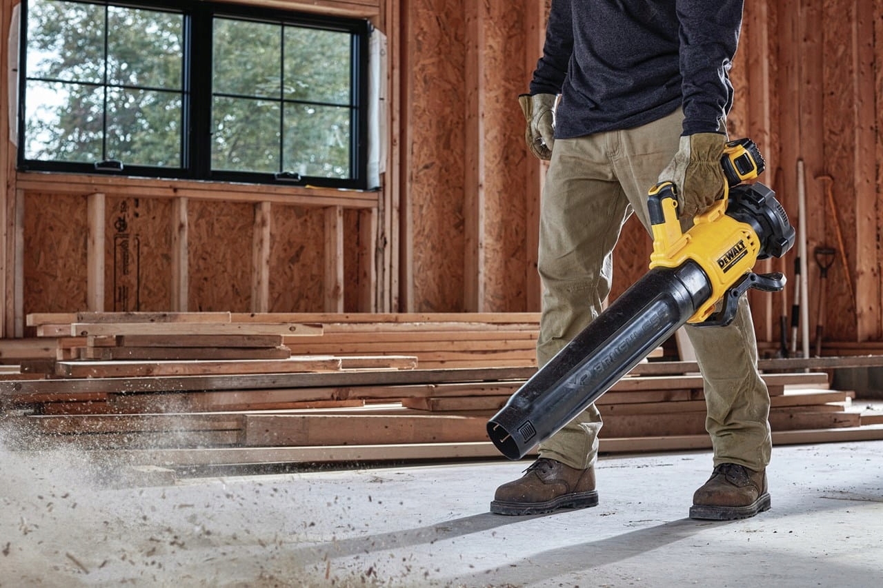 Dmuchawa akumulatorowa DeWalt DCMBL562N do liści na baterie 18V BODY mocna Długość narzędzia 100 cm